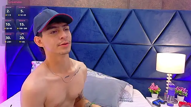 Logan Woods online show from February 2026 09:27:01 AM