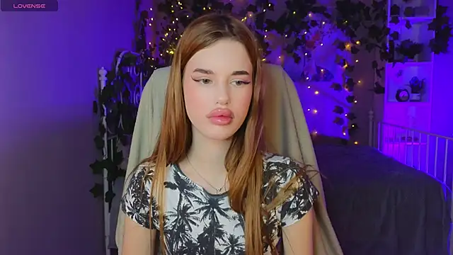 Snapshot of Anna_Lumina chatting on February 2026 08:57:02 PM Anna Lumina online show from February 2026 08:57:02 PM