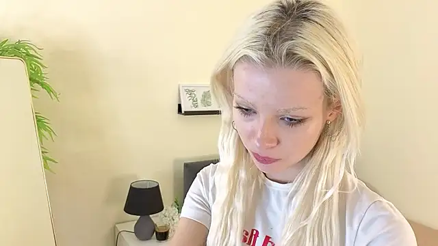 Snapshot of Naomi_Demio chatting on February 2026 02:53:02 PM Naomi Demio online show from February 2026 02:53:02 PM