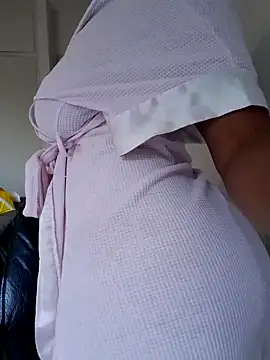 Barbieee1301 online show from March 2026 04:29:01 AM