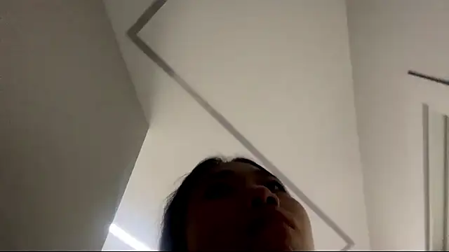 Snapshot of SweetMiaXO chatting on February 2026 10:59:01 AM SweetMiaXO online show from February 2026 10:59:01 AM