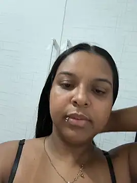Snapshot of bella_255 chatting on April 2026 01:00:02 PM bella 255 online show from April 2026 01:00:02 PM