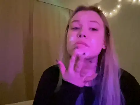 Lulu Di online show from March 2026 07:00:02 PM