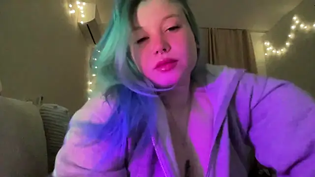 Lulu Di online show from April 2026 06:23:01 PM