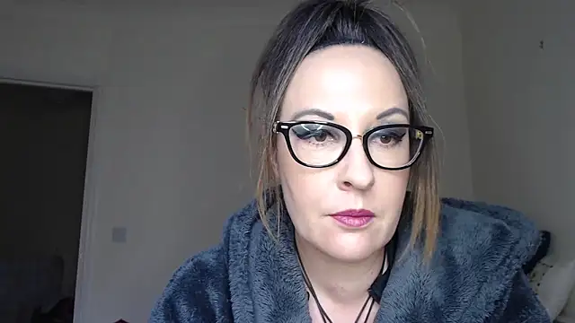 Snapshot of PsychicDominatrix chatting on February 2026 04:11:02 PM PsychicDominatrix online show from February 2026 04:11:02 PM