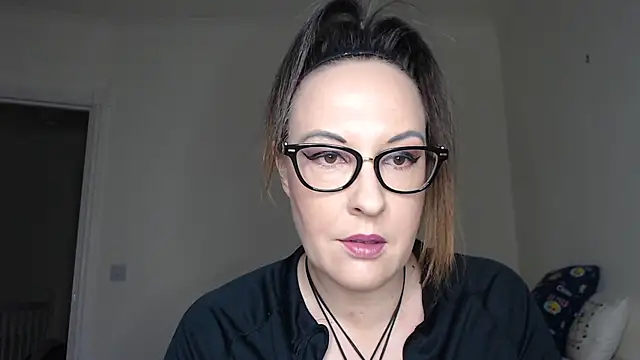 Snapshot of PsychicDominatrix chatting on February 2026 08:18:02 AM PsychicDominatrix online show from February 2026 08:18:02 AM