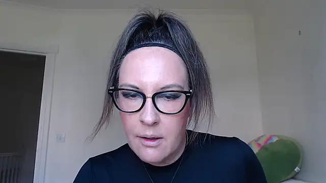 Snapshot of PsychicDominatrix chatting on June 2026 10:25:01 AM PsychicDominatrix online show from June 2026 10:25:01 AM