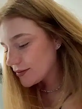 Snapshot of SunnyGrin chatting on February 2026 06:39:02 PM SunnyGrin online show from February 2026 06:39:02 PM