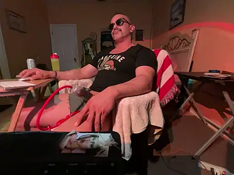 Snapshot of daddydonkey84 chatting on February 2026 07:12:02 AM daddydonkey84 online show from February 2026 07:12:02 AM