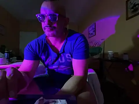 Snapshot of daddydonkey84 chatting on February 2026 07:01:01 AM daddydonkey84 online show from February 2026 07:01:01 AM