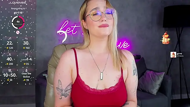 Viickie Nelsson online show from August 2026 09:23:01 AM