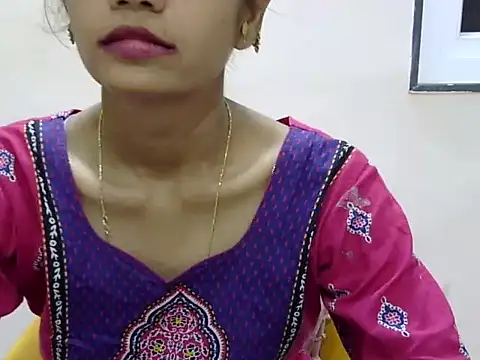 Snapshot of Kulsum_S chatting on May 2026 01:18:02 PM Kulsum S online show from May 2026 01:18:02 PM
