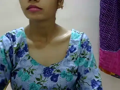 Snapshot of Kulsum_S chatting on June 2026 02:03:02 PM Kulsum S online show from June 2026 02:03:02 PM