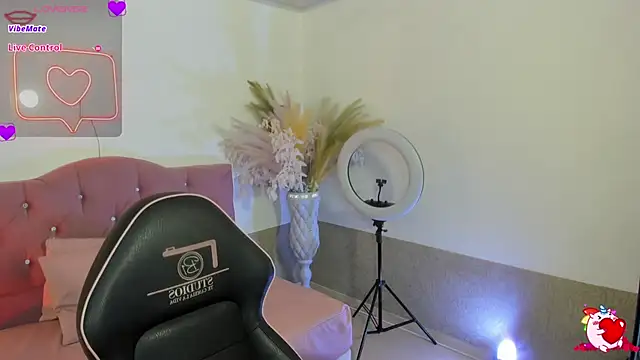 Snapshot of SABRIINA_TAY chatting on February 2026 11:48:01 AM SABRIINA TAY online show from February 2026 11:48:01 AM