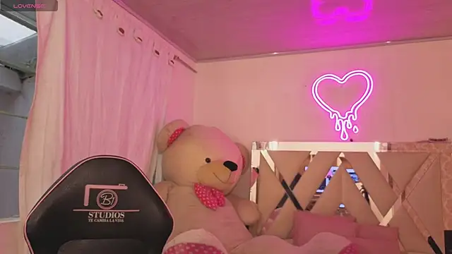 SABRIINA TAY online show from March 2026 11:37:01 AM