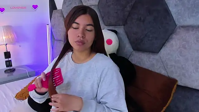 Snapshot of DulceJones chatting on March 2026 08:33:01 PM DulceJones online show from March 2026 08:33:01 PM