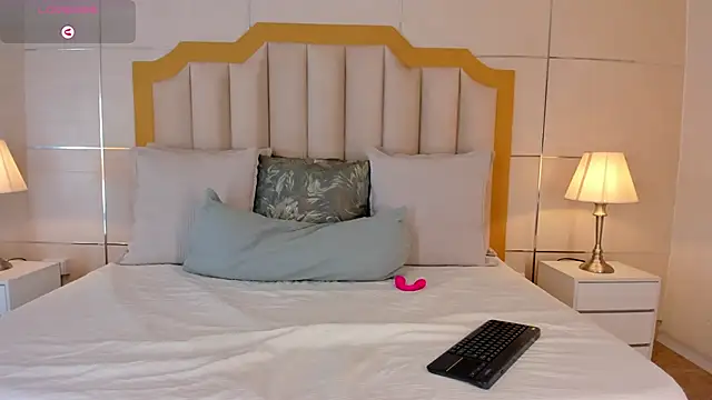 Crystal Rose   online show from March 2026 11:39:02 AM