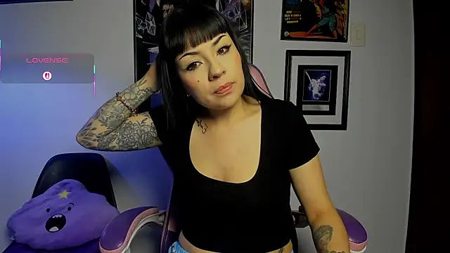 luckylaura online show from February 2026 04:33:02 AM