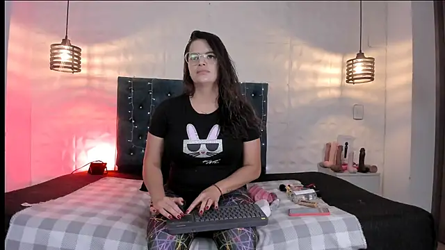 Snapshot of samantha_foxyy chatting on June 2026 11:36:01 AM samantha foxyy online show from June 2026 11:36:01 AM