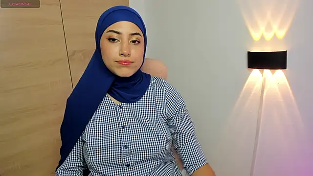 LAY LA  online show from February 2026 10:04:02 PM