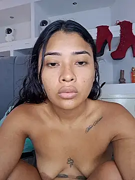 Layla em online show from February 2026 02:36:01 PM