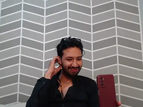 thomass1018 online show from May 2026 09:46:01 AM