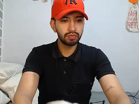 thomass1018 online show from June 2026 04:54:01 AM