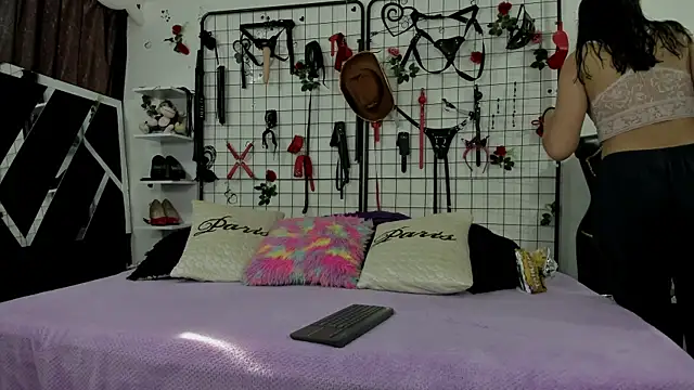 Snapshot of playful-girls chatting on February 2026 01:40:01 PM playful-girls online show from February 2026 01:40:01 PM