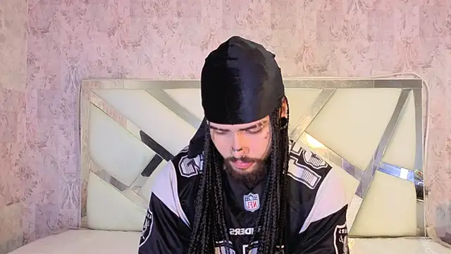 Snapshot of Benny_and_Mark chatting on February 2026 04:11:01 AM Benny and Mark online show from February 2026 04:11:01 AM