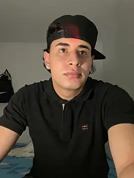 Maximuz1920 online show from March 2026 07:01:02 AM