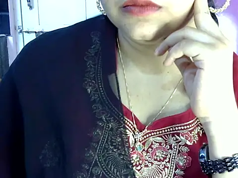 Snapshot of Cute_Aliyaa chatting on June 2026 01:28:01 PM Cute Aliyaa online show from June 2026 01:28:01 PM