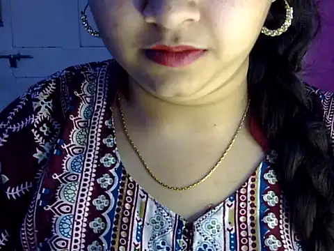 Snapshot of Cute_Aliyaa chatting on July 2026 12:42:02 PM Cute Aliyaa online show from July 2026 12:42:02 PM