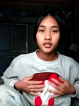 Snapshot of Hoa-tuylip chatting on February 2026 06:37:01 AM Hoa-tuylip online show from February 2026 06:37:01 AM