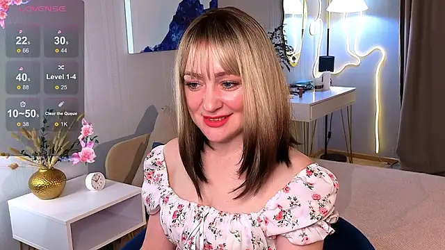 Oliiviaa  online show from February 2026 08:21:01 AM