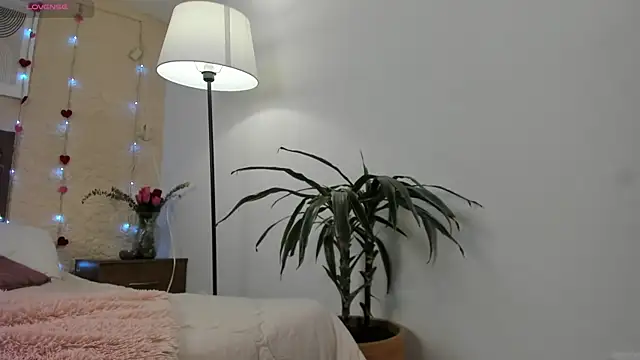 Snapshot of SalomeStorm_ chatting on February 2026 01:31:02 PM SalomeStorm online show from February 2026 01:31:02 PM