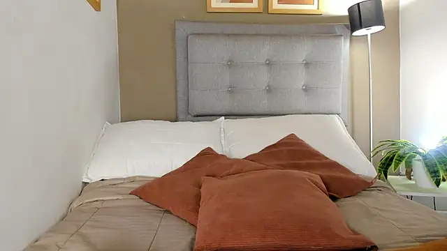 SalomeStorm  online show from March 2026 04:54:01 PM