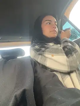 bliinkii and luka  online show from February 2026 12:35:01 PM