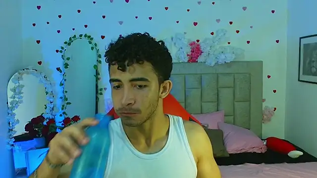 Caius fox online show from April 2026 11:27:01 AM