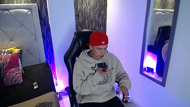 Snapshot of Dominik_Souza chatting on February 2026 03:34:02 AM Dominik Souza online show from February 2026 03:34:02 AM