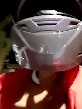 Robin H00t 2 online show from April 2026 11:37:02 PM