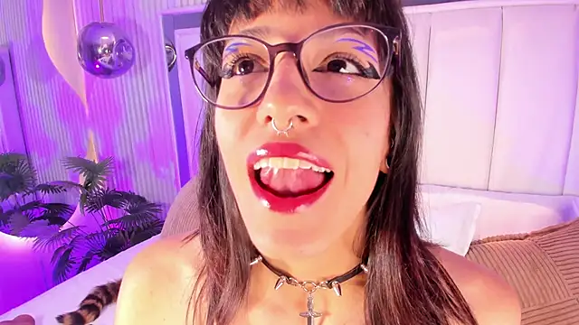 Snapshot of ViolettaColinss chatting on March 2026 11:37:02 AM ViolettaColinss online show from March 2026 11:37:02 AM