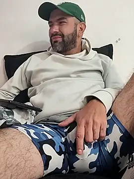 Snapshot of hairyandbigmann chatting on February 2026 06:29:02 PM hairyandbigmann online show from February 2026 06:29:02 PM