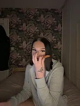 Snapshot of leannabbyy chatting on February 2026 07:32:01 PM leannabbyy online show from February 2026 07:32:01 PM