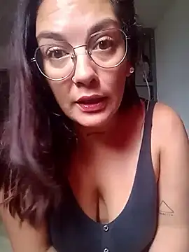 kuramaqueen online show from March 2026 07:43:02 PM