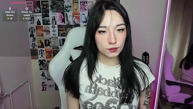 AliceeinWonderlanddd online show from February 2026 01:33:01 AM