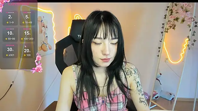 AliceeinWonderlanddd online show from April 2026 02:50:02 AM