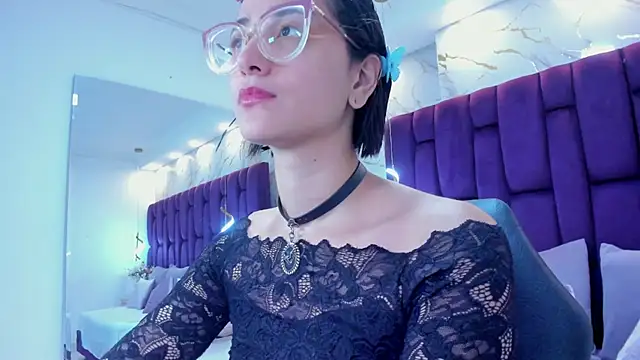 crystalstonee online show from February 2026 09:44:01 PM