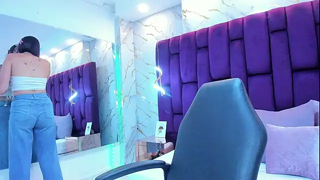 crystalstonee online show from February 2026 09:00:02 PM