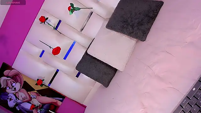 Snapshot of EmmaSweet23 chatting on February 2026 04:11:01 AM EmmaSweet23 online show from February 2026 04:11:01 AM