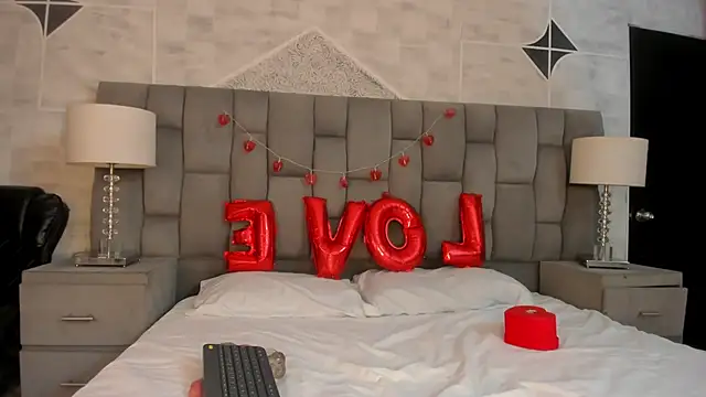 ZoehPeterr  online show from February 2026 05:15:01 AM